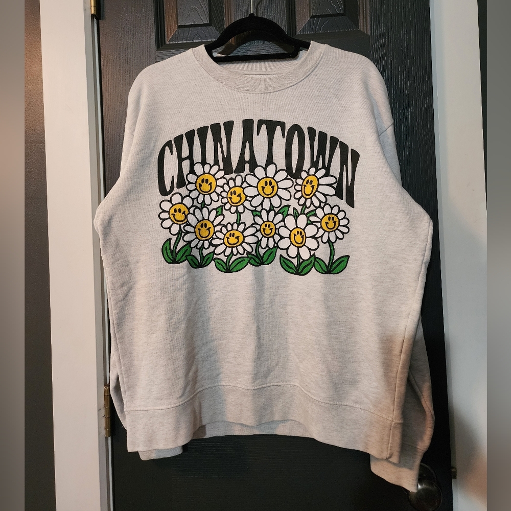 Chinatown Market Smiley Flower Power Crewneck